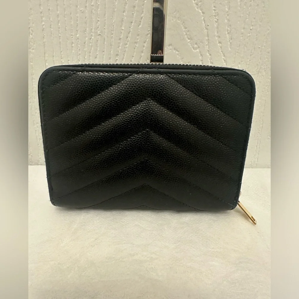 Yves Saint Laurent Black Quilted Leather Wallet with Gold YSL Logo - Picture 13 of 16